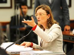 Omissão do governo de SP aos direitos humanos é denunciada a ministra Maria do Rosário